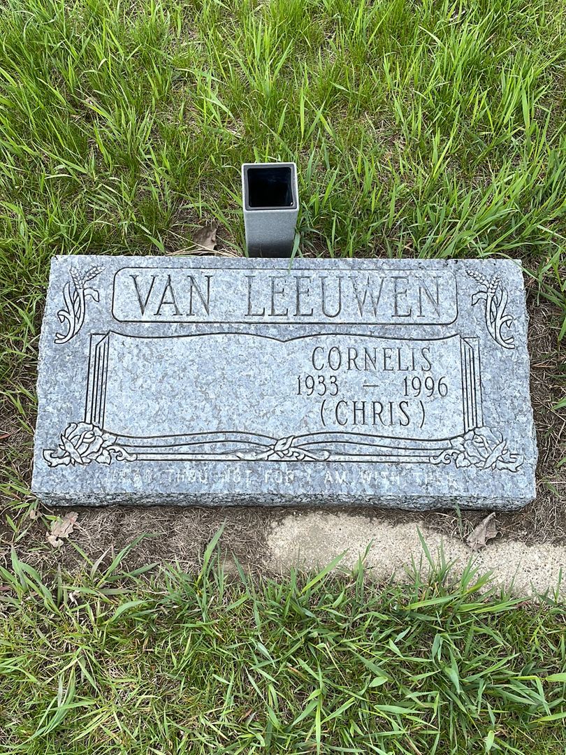Cornelis "Chris" Van Leeuwen's grave. Photo 1