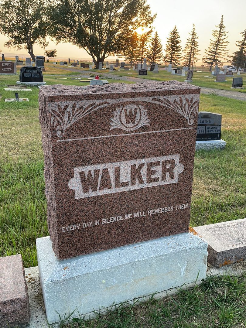Ira Bertram "Bert" Walker's grave. Photo 1