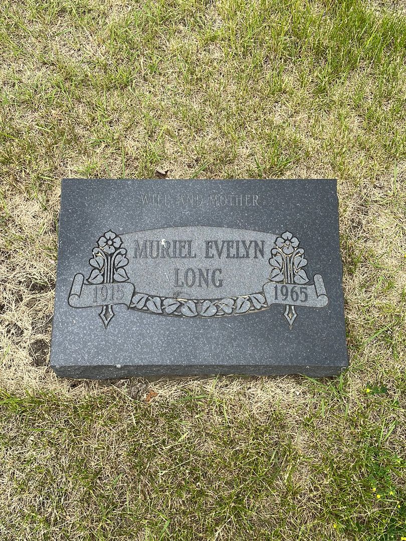 Muriel Evelyn Yorgason Long's grave. Photo 1