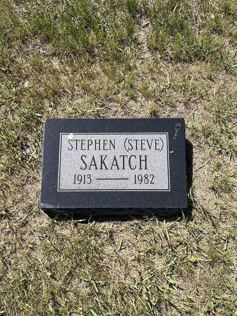 Stephen "Steve" Sakatch's grave. Photo 1