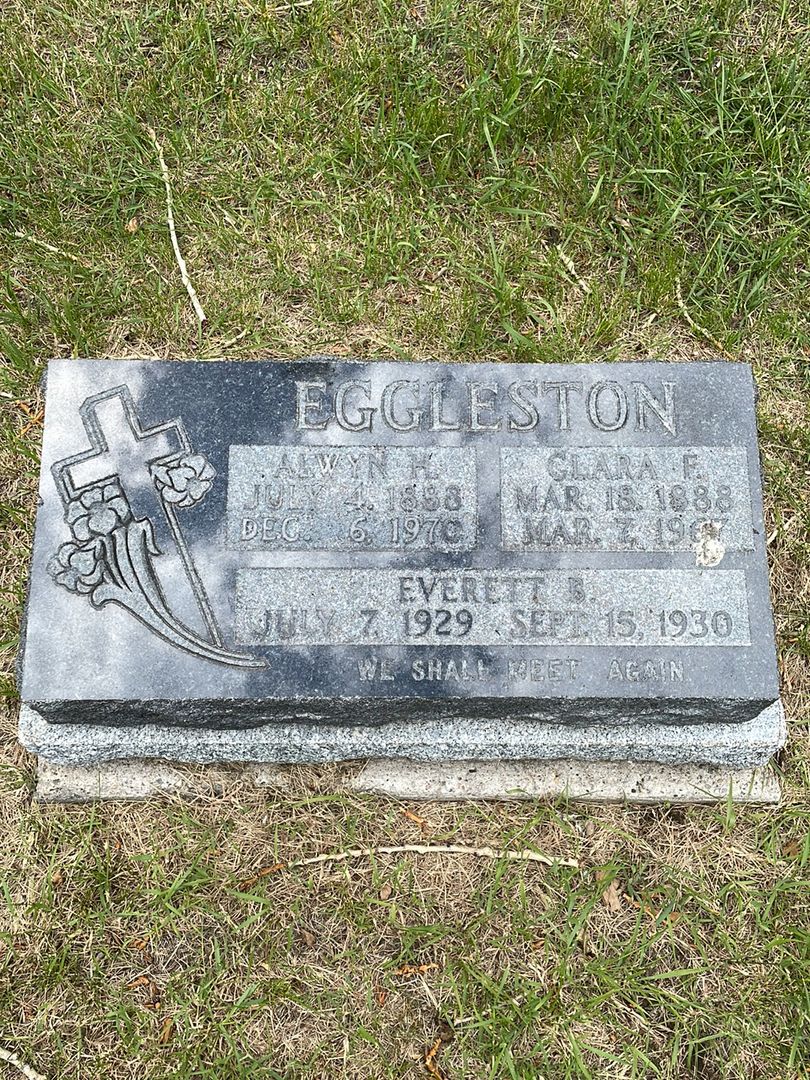 Clara Fay Eggleston's grave. Photo 1