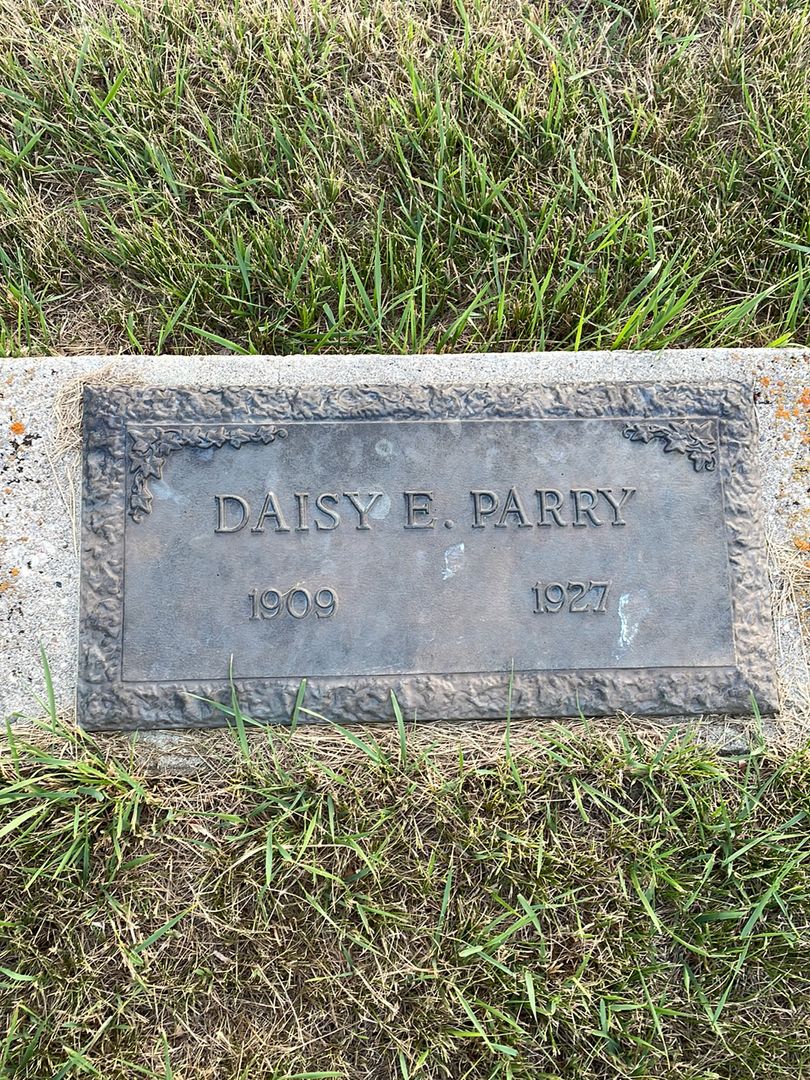 Daisy Emily Parry's grave. Photo 1