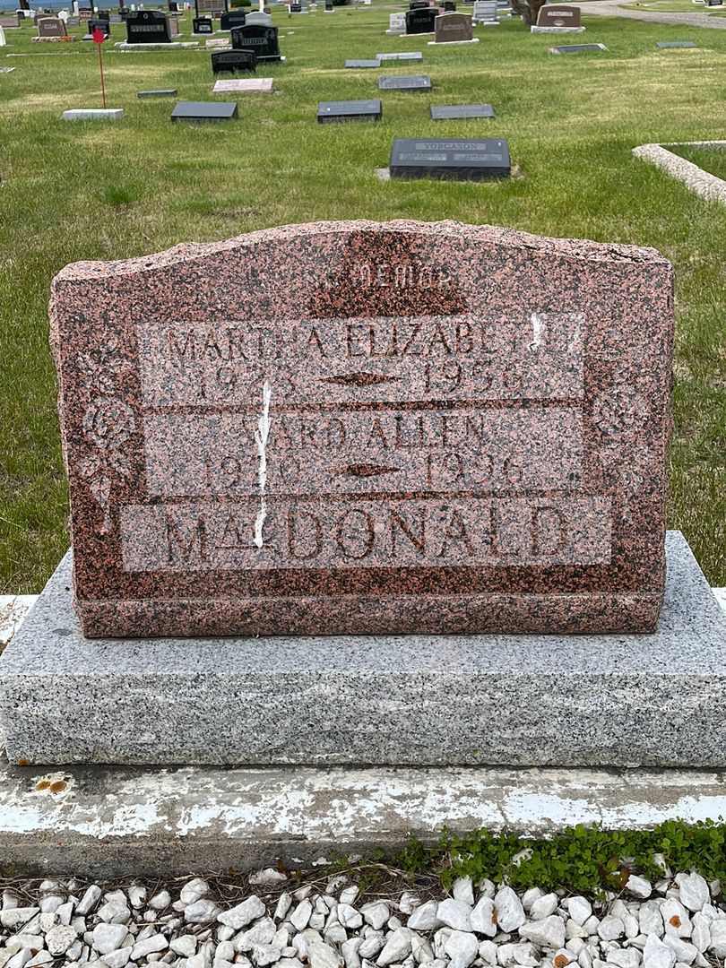 Ward Allen MacDonald's grave. Photo 1