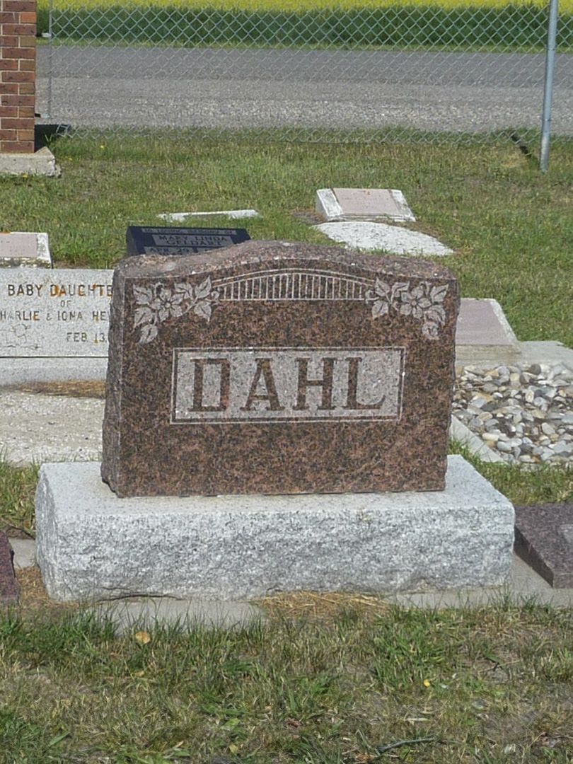 John Dahl's grave. Photo 1