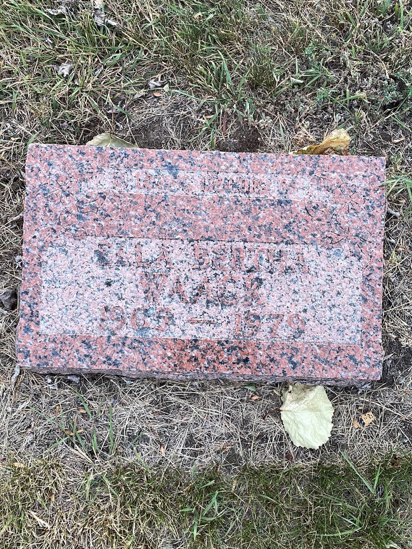 Ella Anna Bertha Waack's grave. Photo 1