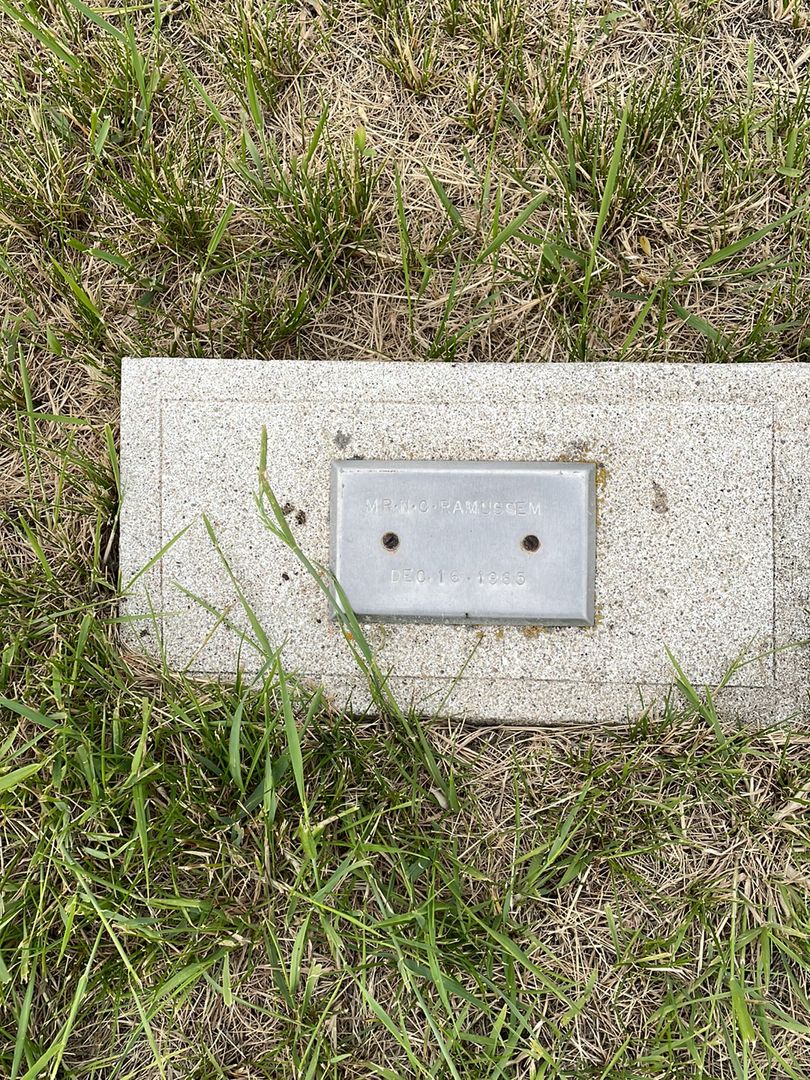 Mister Nels Christian Ramussem's grave. Photo 1