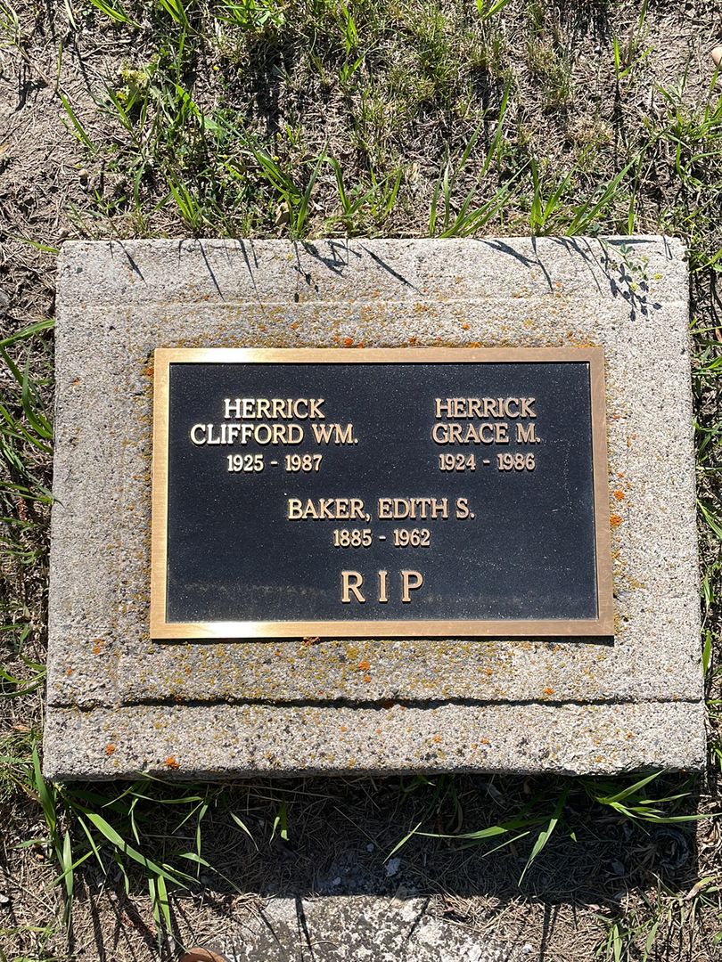 Edith Sara Baker's grave. Photo 1