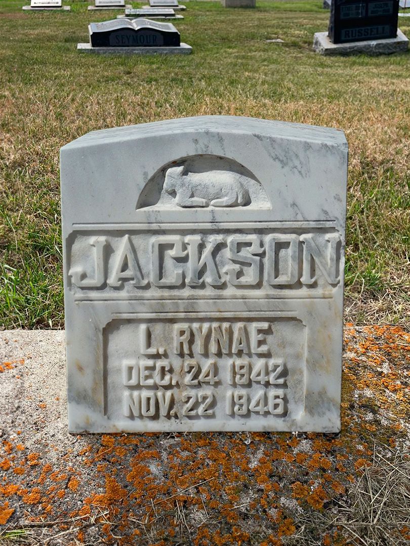 L. Rynae Jackson's grave. Photo 1