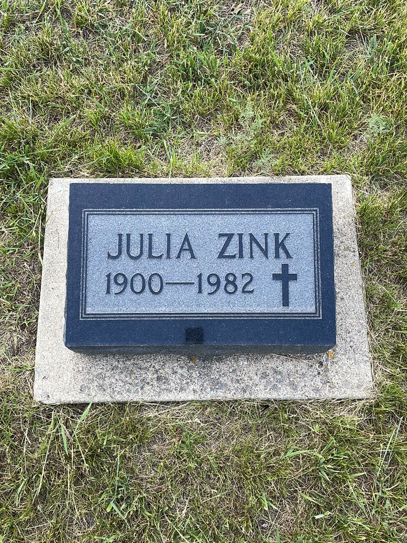 Julianna "Julia" Zink's grave. Photo 1