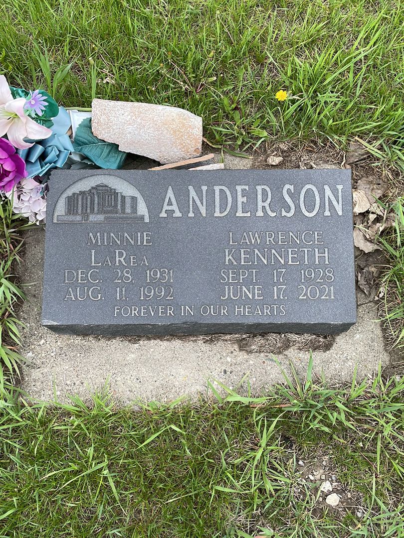 Minnie La Rea Anderson's grave. Photo 1