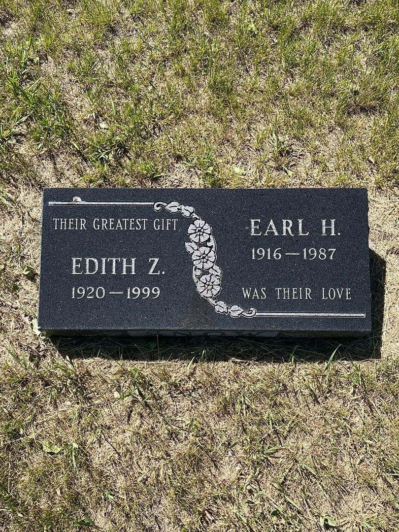 Edith Zemp Snow's grave. Photo 1