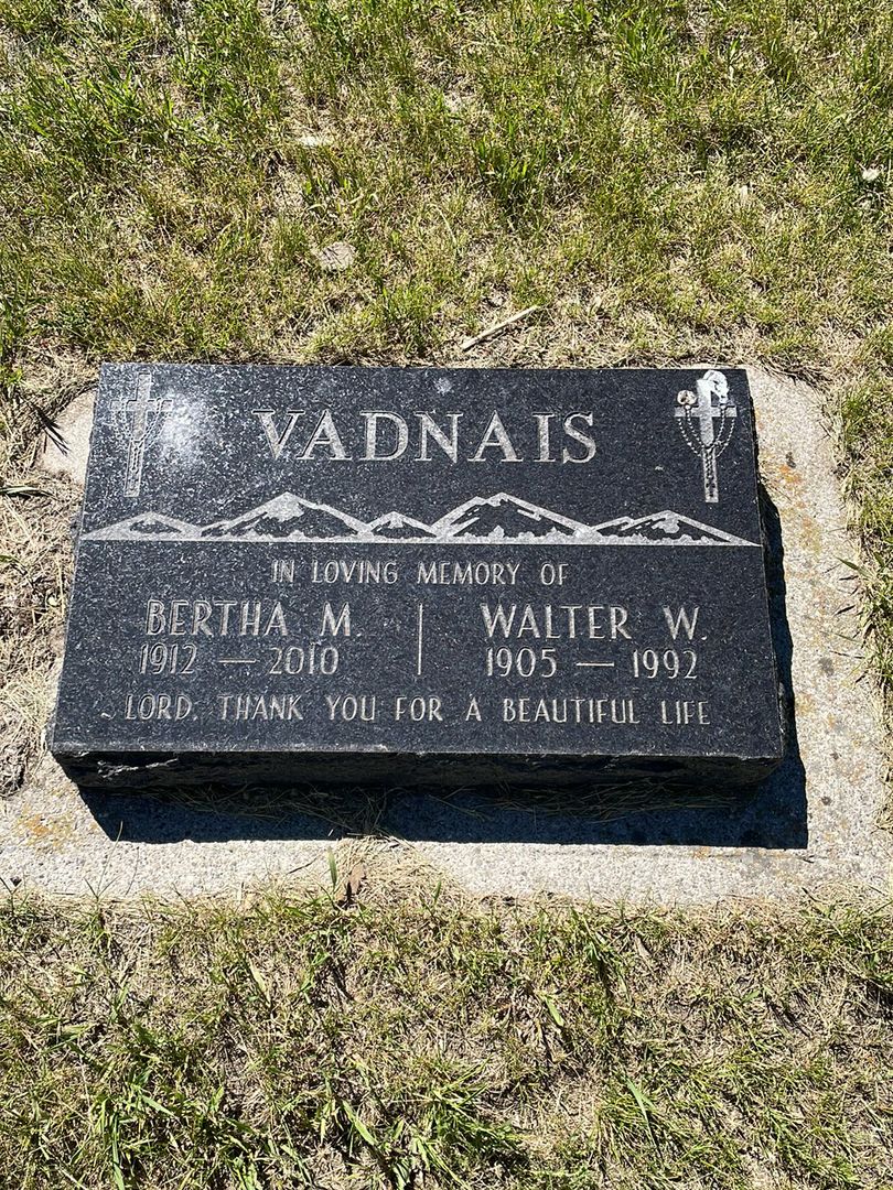 Bertha M. Vadnais's grave. Photo 1