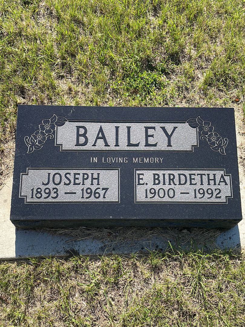Joseph Bailey's grave. Photo 1