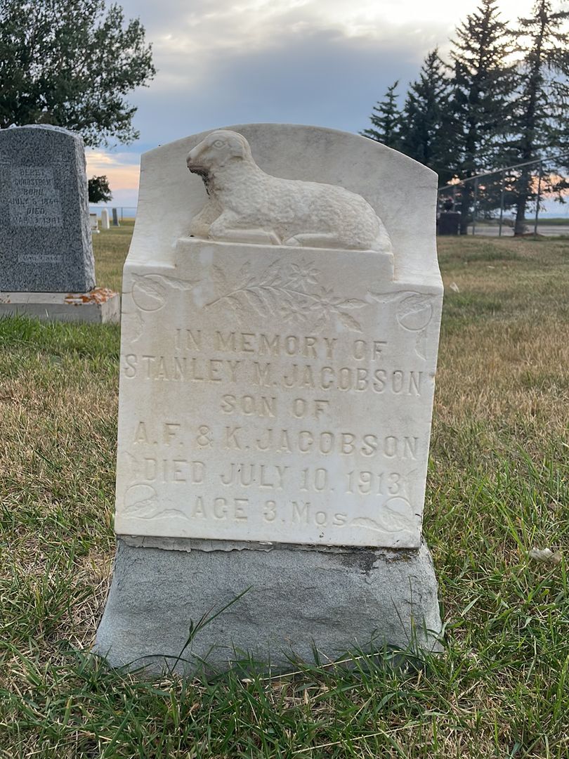 Stanley M. Jacobson's grave. Photo 1